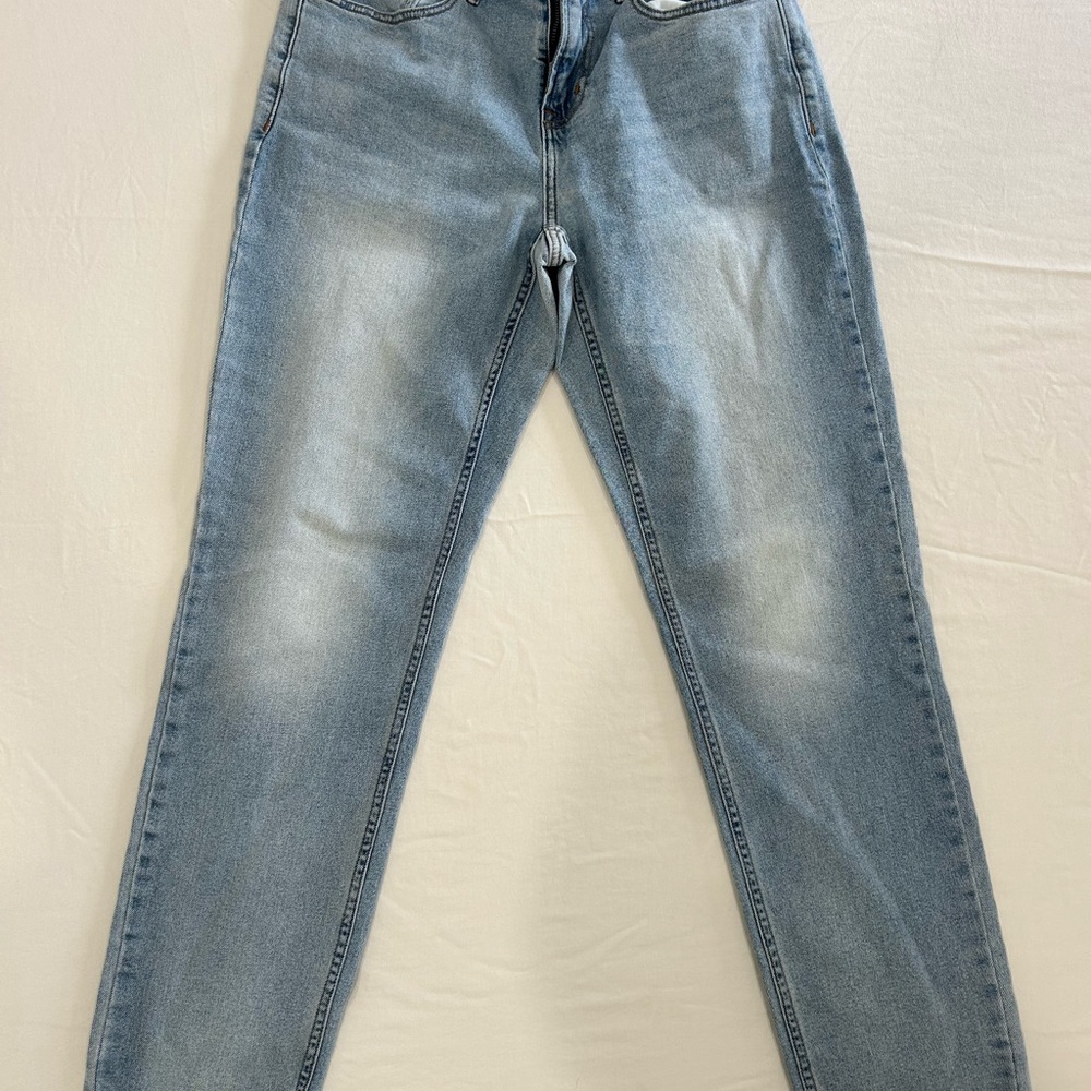Old Navy Mens Jeans Light Wash Straight Leg.Athletic Taper / Flex